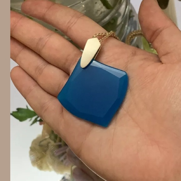 Kendra Scott Aislinn Gold Long Pendant Necklace - Picture 8 of 8